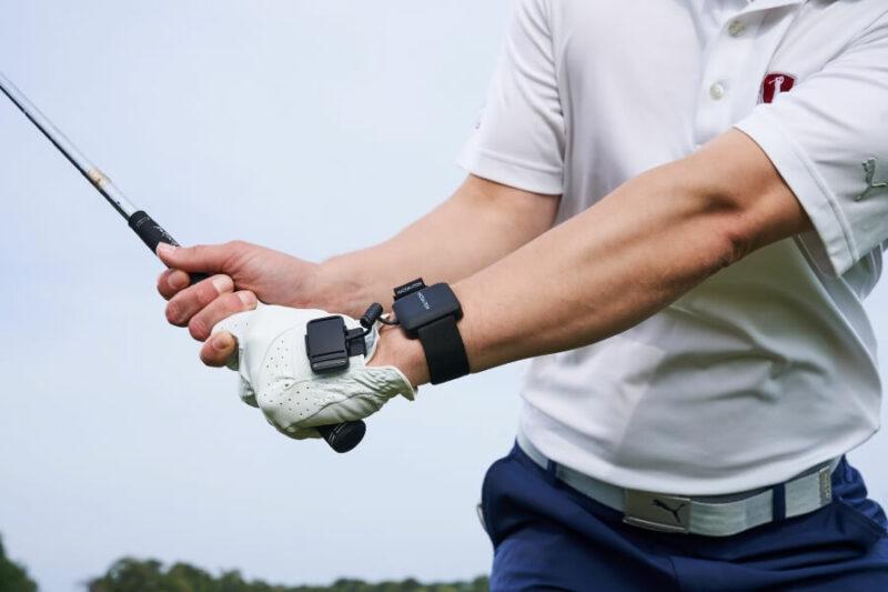 HackMotion wrist sensor worn by a golfer